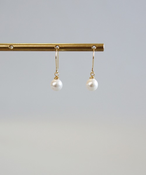 CERCA(チェルカ)の「KAM.accessory/サージカルステンレス316L/金属アレルギー対応/一粒パールピアス(ピアス(両耳用)・レディース・ゴールド系1/ゴールド系2/シルバー系2/シルバー系1・FREE)」の5枚目の写真