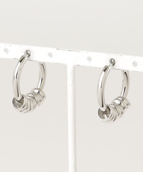 ROSE BUD(ローズバッド)の「RING HOOP PIERCE(ピアス(両耳用)・レディース・シルバー・ONE SIZE)」の3枚目の写真
