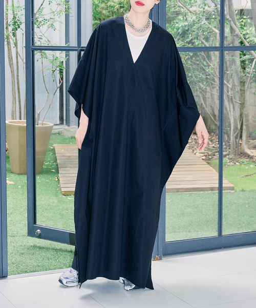 CITYSHOP（シティーショップ）の「V NECK LONG CAPE DRESS：ワンピース
