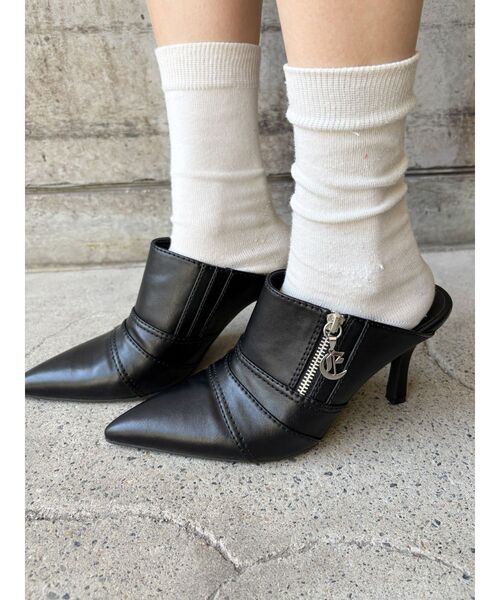 EVRIS（エヴリス）の「Eチャームポインテッドトゥミュール（サンダル・レディース・ブラック/インディゴブルー・SMALL/MEDIUM/LARGE）」の2枚目の写真