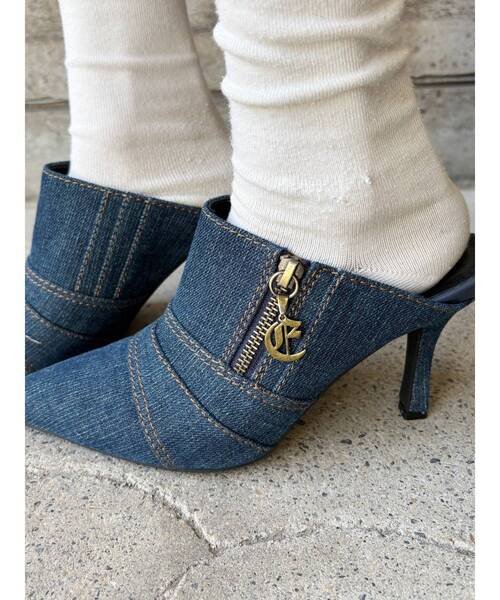 EVRIS（エヴリス）の「Eチャームポインテッドトゥミュール（サンダル・レディース・ブラック/インディゴブルー・SMALL/MEDIUM/LARGE）」の6枚目の写真