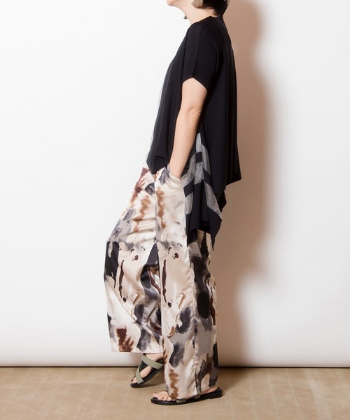 OSMOSIS（オズモーシス）の「サイドドレープニットプルオーバー（ニット/セーター・レディース・ブラック/アッシュグレー/ブルー・ONE SIZE）」の11枚目の写真