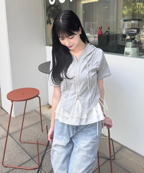 mellowneon（メロウネオン）の「ヘンリーネックフリルドッキングトップス（Tシャツ/カットソー・レディース・アイボリー・FREE）」の4枚目の写真
