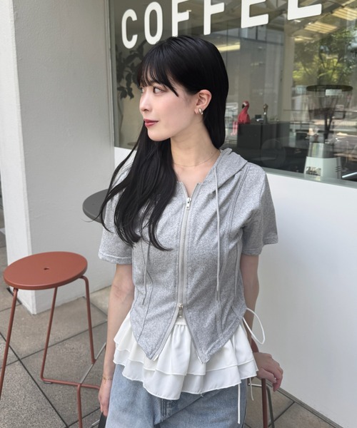mellowneon（メロウネオン）の「ヘンリーネックフリルドッキングトップス（Tシャツ/カットソー・レディース・アイボリー・FREE）」の5枚目の写真