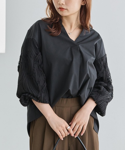 LAVEANGE（ラビアンジェ）の「バテンレース切替ブラウス（シャツ/ブラウス・レディース・ベージュ/アイボリー/ブラック・5L/4L/3L/LL/M）」の14枚目の写真