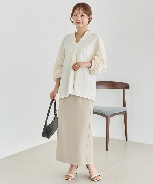 LAVEANGE（ラビアンジェ）の「バテンレース切替ブラウス（シャツ/ブラウス・レディース・ベージュ/アイボリー/ブラック・5L/4L/3L/LL/M）」の10枚目の写真
