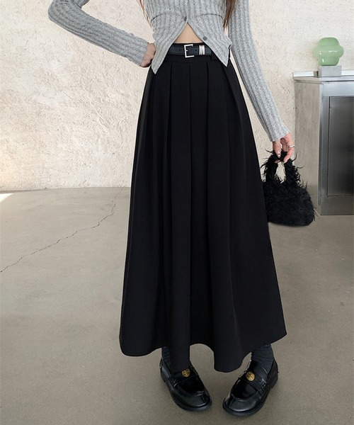 on:nue(オンニュ)の「【on:nue】ハイウエストタックフレアロングスカート(スカート・レディース・ベージュ/ブラック・MEDIUM/SMALL)」の20枚目の写真