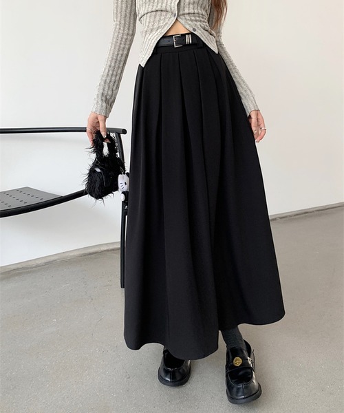 on:nue(オンニュ)の「【on:nue】ハイウエストタックフレアロングスカート(スカート・レディース・ベージュ/ブラック・MEDIUM/SMALL)」の13枚目の写真