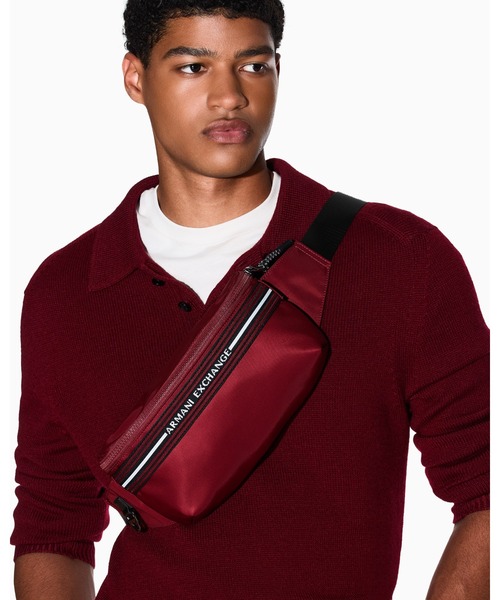 ARMANI EXCHANGE(アルマーニエクスチェンジ)の「【A|X アルマーニ エクスチェンジ】ロゴハンドル ボディバッグ/ウエストバッグ(ボディバッグ/ウエストポーチ・メンズ・ブラック/レッド・FREE)」の1枚目の写真