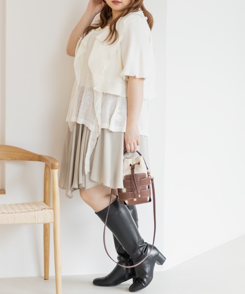 CLETTE(クレット)の「フレアミニスカート(スカート・レディース・オフホワイト/グレイッシュベージュ/チャコールグレー・LL/3L/4L)」の13枚目の写真