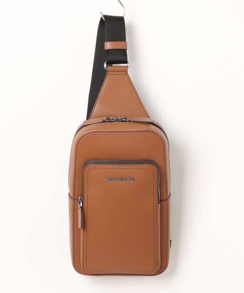 MICHAEL KORS(マイケルコース)の「COOPER ペブルレザー コミューター スリングパック(バックパック/リュック・メンズ・ブラウン系・FREE)」の8枚目の写真