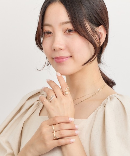 Heartdance(ハートダンス)の「ツイストポイントパールリング(リング・レディース・シルバー/ゴールド・13号)」の7枚目の写真