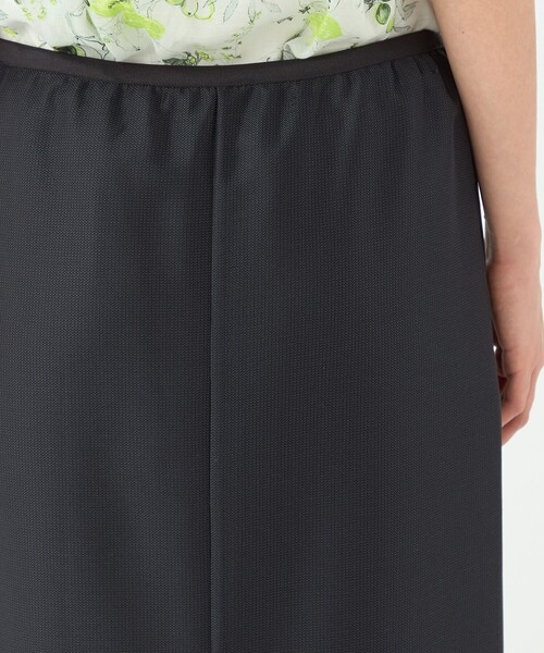 TOMORROWLAND collection(トゥモローランドコレクション)の「カラミシャイニー シアースカート(スカート・レディース・ネイビー・36/34)」の6枚目の写真