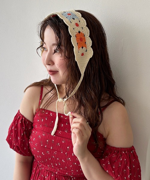 kutir(クティール)の「kutirlune/クロシェ編みバブーシュカ ヘアバンド(ヘアバンド・レディース・ホワイト/ホワイト系その他・FREE)」の1枚目の写真