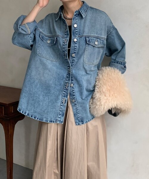 DouDou(ドゥドゥ)の「【WEB限定】USED加工デニムシャツ(シャツ/ブラウス・レディース・ブルー/ブラック・FREE)」の18枚目の写真