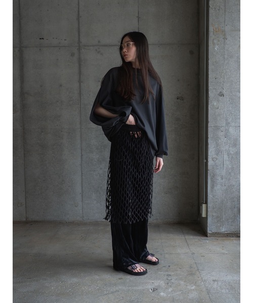 k3&co.(ケイスリーアンドコー)の「Pleated shoulder top(Tシャツ/カットソー・レディース・ホワイト/チャコール・ONE SIZE)」の13枚目の写真