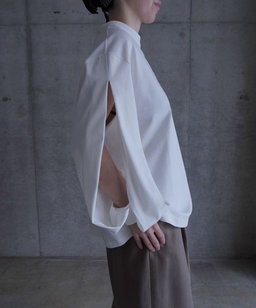 k3&co.(ケイスリーアンドコー)の「Pleated shoulder top(Tシャツ/カットソー・レディース・ホワイト/チャコール・ONE SIZE)」の3枚目の写真