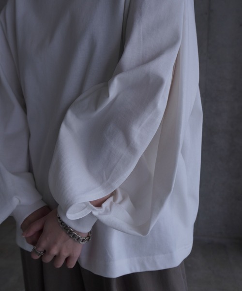 k3&co.(ケイスリーアンドコー)の「Pleated shoulder top(Tシャツ/カットソー・レディース・ホワイト/チャコール・ONE SIZE)」の5枚目の写真