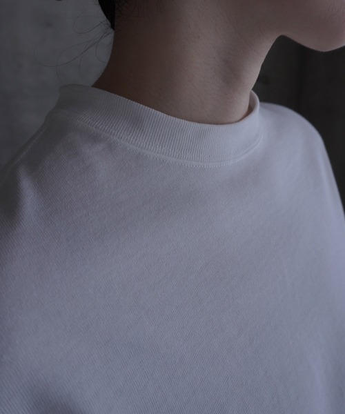 k3&co.(ケイスリーアンドコー)の「Pleated shoulder top(Tシャツ/カットソー・レディース・ホワイト/チャコール・ONE SIZE)」の8枚目の写真