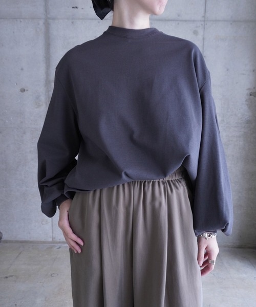 k3&co.(ケイスリーアンドコー)の「Pleated shoulder top(Tシャツ/カットソー・レディース・ホワイト/チャコール・ONE SIZE)」の16枚目の写真