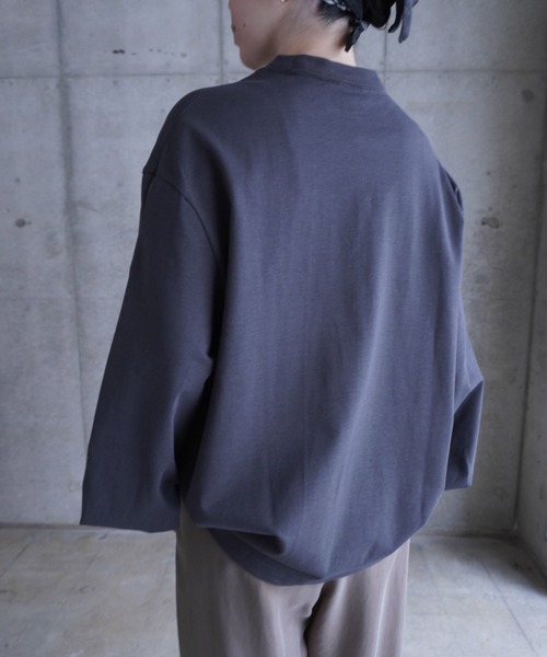 k3&co.(ケイスリーアンドコー)の「Pleated shoulder top(Tシャツ/カットソー・レディース・ホワイト/チャコール・ONE SIZE)」の19枚目の写真