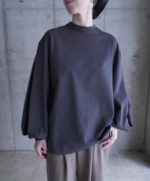 k3&co.(ケイスリーアンドコー)の「Pleated shoulder top(Tシャツ/カットソー・レディース・ホワイト/チャコール・ONE SIZE)」の20枚目の写真