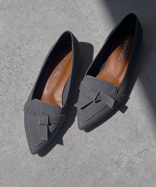 MAMIAN(マミアン)の「ポインテッドトゥ ステッチリボンデザイン フラットパンプス(パンプス・レディース・チャコールグレー/ブラック・23.5cm/24.5cm/24.0cm/23.0cm/22.5cm/25.0cm)」の7枚目の写真