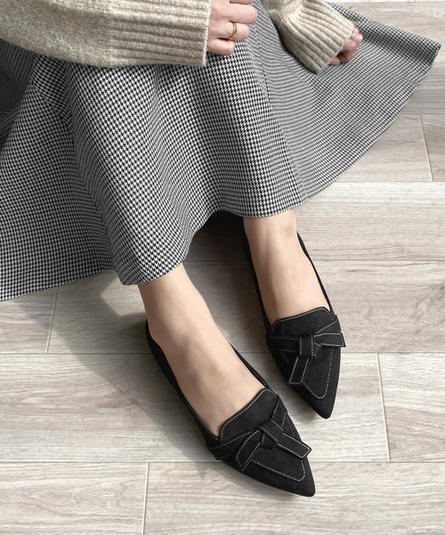 MAMIAN(マミアン)の「ポインテッドトゥ ステッチリボンデザイン フラットパンプス(パンプス・レディース・チャコールグレー/ブラック・23.5cm/24.5cm/24.0cm/23.0cm/22.5cm/25.0cm)」の19枚目の写真