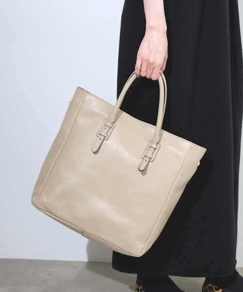 MARCO BIANCHINI(マルコビアンチーニ)の「MARCO BIANCHINI/マルコビアンキーニ レザートートBAG 24056(トートバッグ・レディース・ブラック/ベージュ/スカイブルー・FREE)」の3枚目の写真