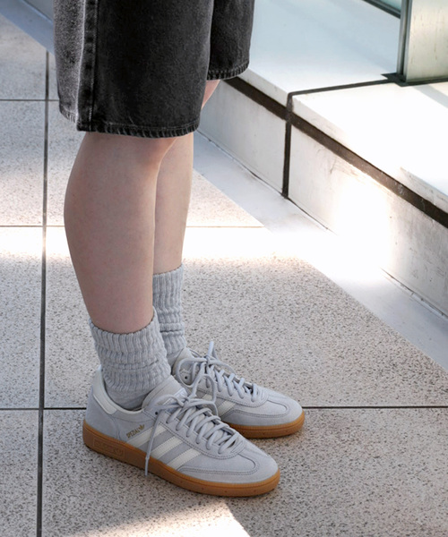 Spick & Span（スピックアンドスパン）の「adidas / アディダス HANDBALL SPEZIAL（スニーカー・レディース・グレー/ホワイト系その他/ブラウン・23cm/23.5cm/24cm/24.5cm）」の5枚目の写真