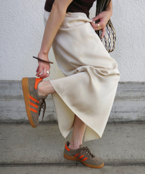 Spick & Span（スピックアンドスパン）の「adidas / アディダス HANDBALL SPEZIAL（スニーカー・レディース・グレー/ホワイト系その他/ブラウン・23cm/23.5cm/24cm/24.5cm）」の6枚目の写真