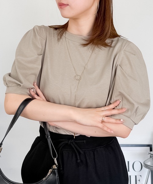 RCD(アールシーディー)の「【二の腕カバー華奢見え 】ラウンドネックパフスリーブ半袖Tシャツ(Tシャツ/カットソー・レディース・ブラック/ホワイト/ミント/チャコールグレー/グレイッシュベージュ・M-L/4L~5L/LL~3L)」の4枚目の写真