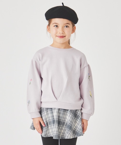 ever closet(エバークローゼット)の「袖刺繍 トレーナー(Tシャツ/カットソー・キッズ・ブラウン系その他3/ベージュ/チャコール/グリーン/イエロー系その他/ラベンダー/ミント/ピンク/スモークピンク・80cm/90cm/100cm/110cm/120cm/130cm/140cm/150cm/160cm)」の6枚目の写真