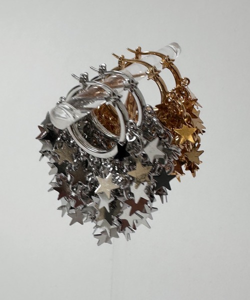 Narcissus（ナルシス）の「スターフープピアス　スターフリンジモチーフ　オケージョン　パーティー（ピアス（両耳用）・レディース・ゴールド/シルバー・FREE）」の4枚目の写真