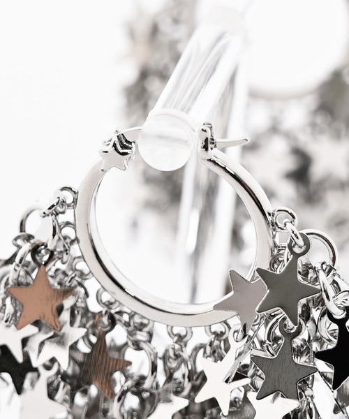 Narcissus（ナルシス）の「スターフープピアス　スターフリンジモチーフ　オケージョン　パーティー（ピアス（両耳用）・レディース・ゴールド/シルバー・FREE）」の6枚目の写真