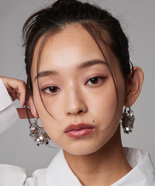 Narcissus（ナルシス）の「スターフープピアス　スターフリンジモチーフ　オケージョン　パーティー（ピアス（両耳用）・レディース・ゴールド/シルバー・FREE）」の9枚目の写真