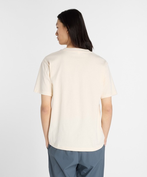 NEW BALANCE(ニューバランス)の「Athletics レガシーショートスリーブTシャツ(Tシャツ/カットソー・メンズ・ライトベージュ/コバルトブルー/ベージュ・LARGE/MEDIUM/X-LARGE/XX-LARGE/SMALL)」の5枚目の写真
