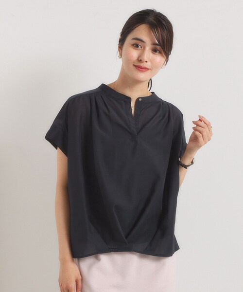 ITS'DEMO(イッツデモ)の「【手洗い可】シアー裾タックブラウス(シャツ/ブラウス・レディース・オフホワイト/ブラック/ダークブラウン/ブルー・00)」の2枚目の写真