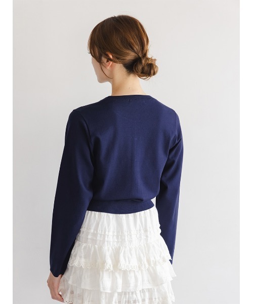 SNIDEL（スナイデル）の「フラワービジューボタンニットカーディガン（カーディガン/ボレロ・レディース・アイボリー/ネイビー・F）」の8枚目の写真