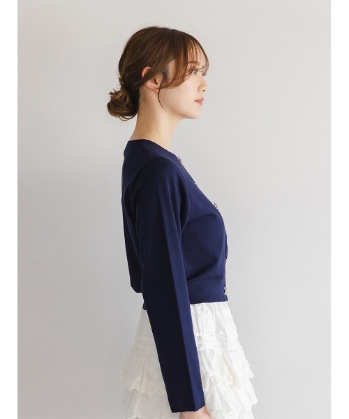 SNIDEL（スナイデル）の「フラワービジューボタンニットカーディガン（カーディガン/ボレロ・レディース・アイボリー/ネイビー・F）」の9枚目の写真