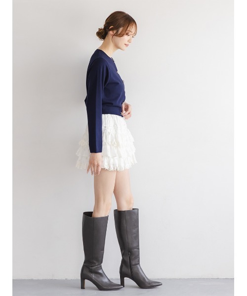 SNIDEL（スナイデル）の「フラワービジューボタンニットカーディガン（カーディガン/ボレロ・レディース・アイボリー/ネイビー・F）」の15枚目の写真