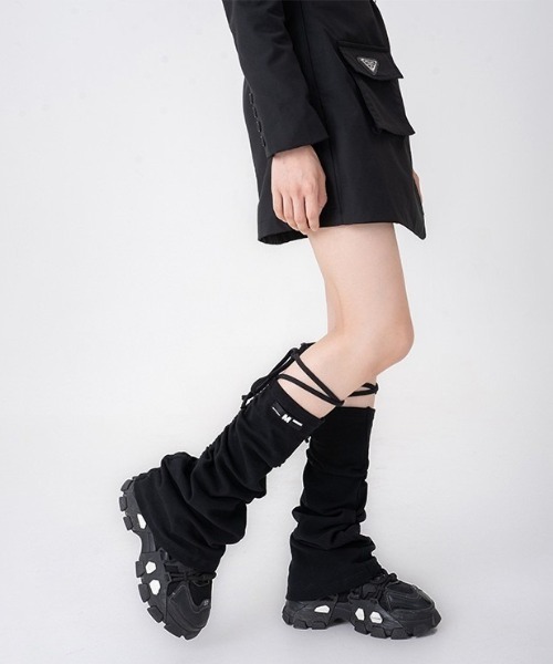 lilful（リルフル）の「レースアップシャーリングレッグカバー（レッグウォーマー・レディース・ホワイト/ライトグレー/ダークグレー/ブラック・F）」の8枚目の写真