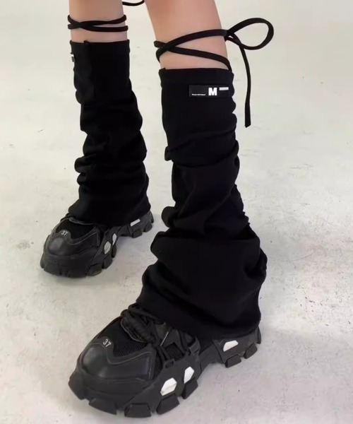 lilful（リルフル）の「レースアップシャーリングレッグカバー（レッグウォーマー・レディース・ホワイト/ライトグレー/ダークグレー/ブラック・F）」の6枚目の写真