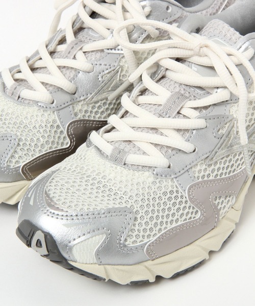 studio CLIP(スタディオクリップ)の「【MIZUNO】WAVE RIDER 10(スニーカー・レディース・オフホワイト/レッド・MEDIUM/LARGE)」の9枚目の写真