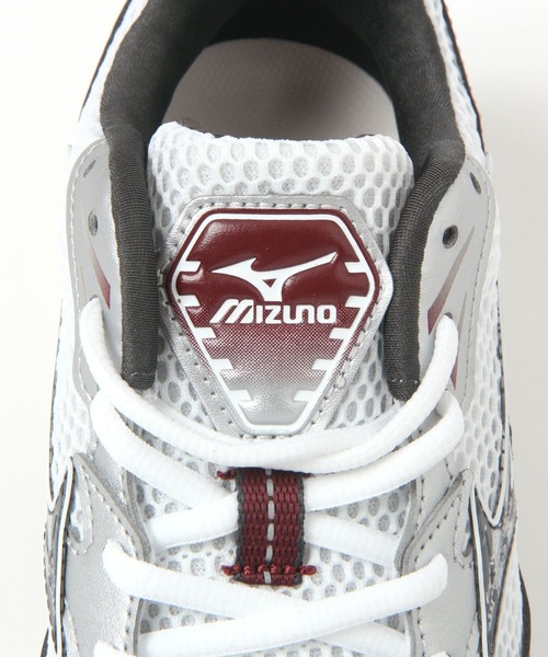 studio CLIP(スタディオクリップ)の「【MIZUNO】WAVE RIDER 10(スニーカー・レディース・オフホワイト/レッド・MEDIUM/LARGE)」の5枚目の写真