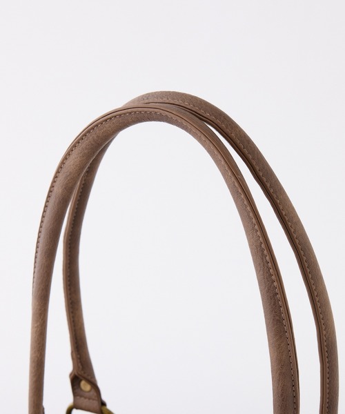 one after another NICE CLAUP(ワンアフターアナザーナイスクラップ)の「【Seemi.】ドロストバッグ(ショルダーバッグ・レディース・チャコールグレー/ブラウン/ベージュ・FREE)」の15枚目の写真