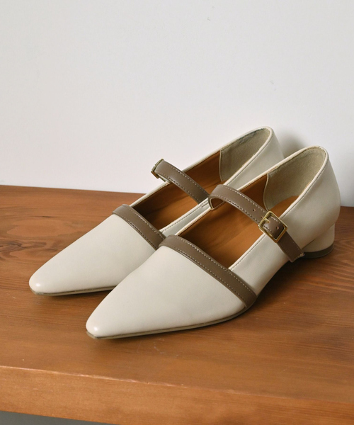 Au BANNISTER（オゥバニスター）の「【販売店舗限定】ツートンベルトパンプス（パンプス・レディース・ブラック/アイボリー/カーキ・37/38/36/39/40/35）」の2枚目の写真