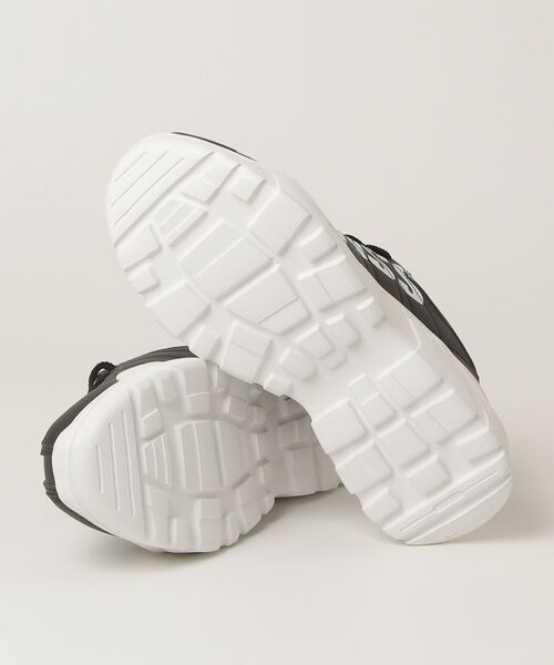 K-SWISS（ケースイス）の「【K-SWISS/ケースイス】厚底ビッグロゴスニーカー（スニーカー・メンズ・ブラック/ホワイト・23.0cm/23.5cm/24.0cm/24.5cm/25.0cm/25.5cm/26.0cm/26.5cm/27.0cm/27.5cm/28.0cm）」の4枚目の写真