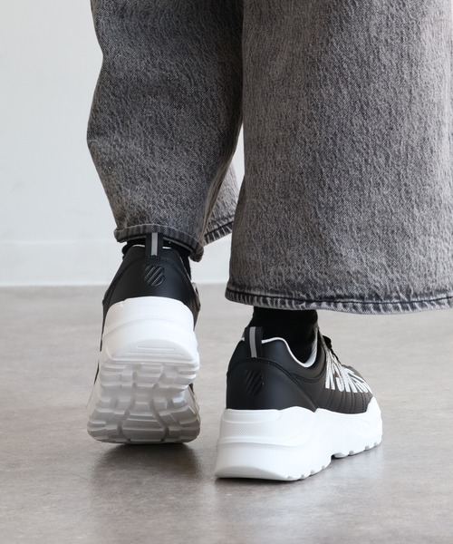 K-SWISS（ケースイス）の「【K-SWISS/ケースイス】厚底ビッグロゴスニーカー（スニーカー・メンズ・ブラック/ホワイト・23.0cm/23.5cm/24.0cm/24.5cm/25.0cm/25.5cm/26.0cm/26.5cm/27.0cm/27.5cm/28.0cm）」の15枚目の写真