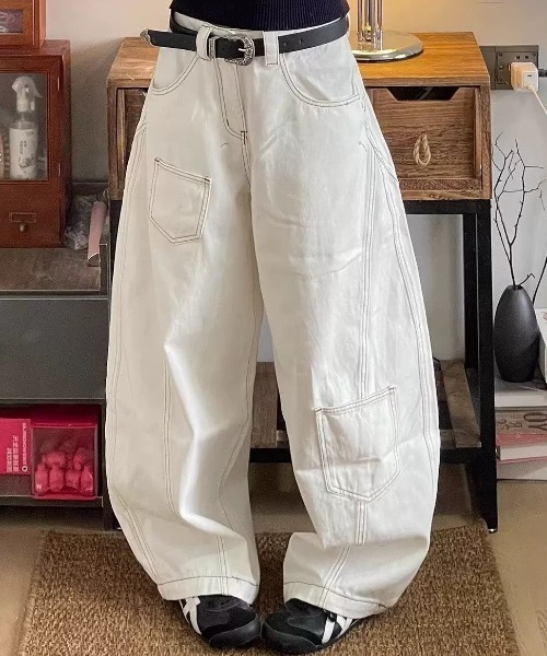 GEMEDA（ジェメダ）の「ワイドカーゴデニムパンツ（デニムパンツ・レディース・ホワイト・M/S）」の2枚目の写真